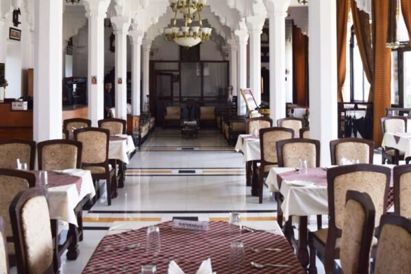 sheesh mahal Orchha 1